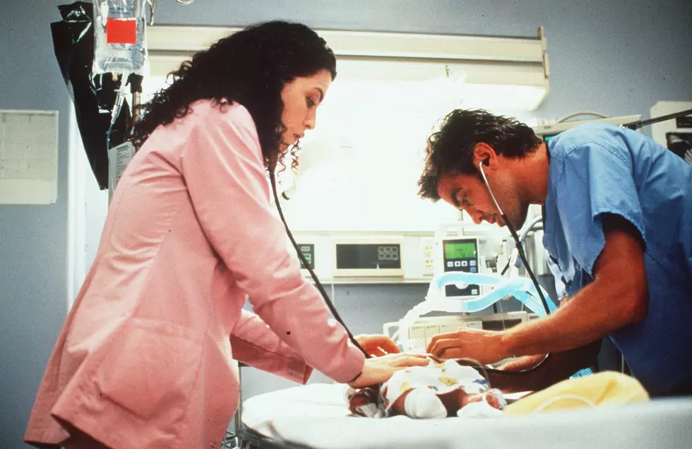 Watch an Actual Surgeon Break Down Film and TV Surgery Scenes
